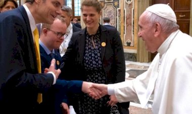 12 propositions du Pape Francois pour accompagner les couples et les familles