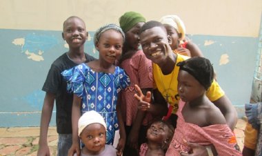 Aide-moi, Seigneur, à être pour tous